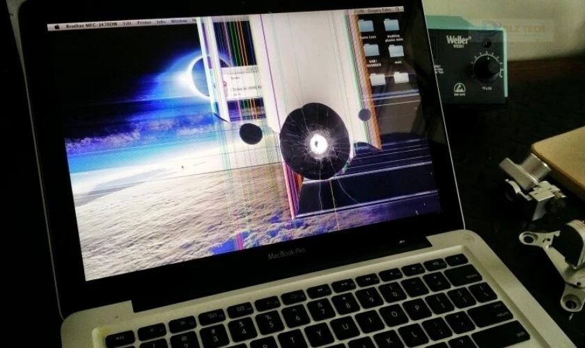 Lỗi màn hình laptop bị vỡ