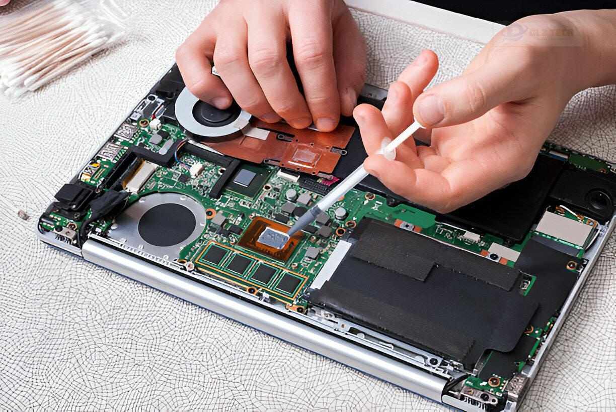 Có nên tự vệ sinh laptop tại nhà không?