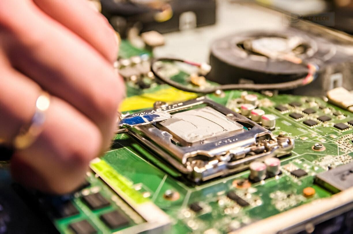 Quy trình vệ sinh Laptop Dlz Tech quận 7