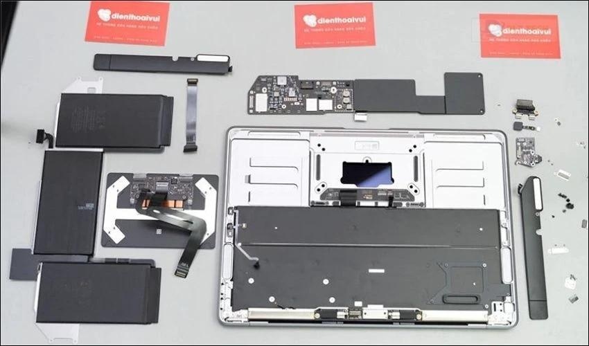 Nhờ kỹ thuật viên kiểm tra chuyên sâu phần cứng MacBook