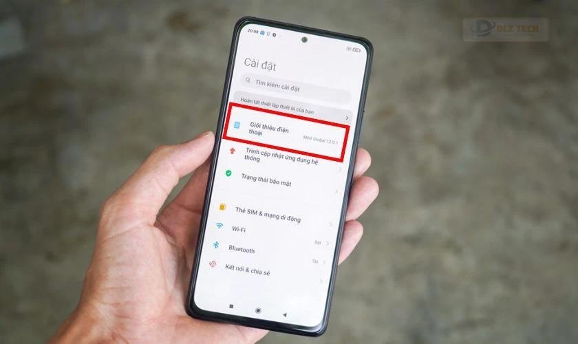 Mở ứng dụng Cài đặt sau đó chọn vào Giới thiệu điện thoại