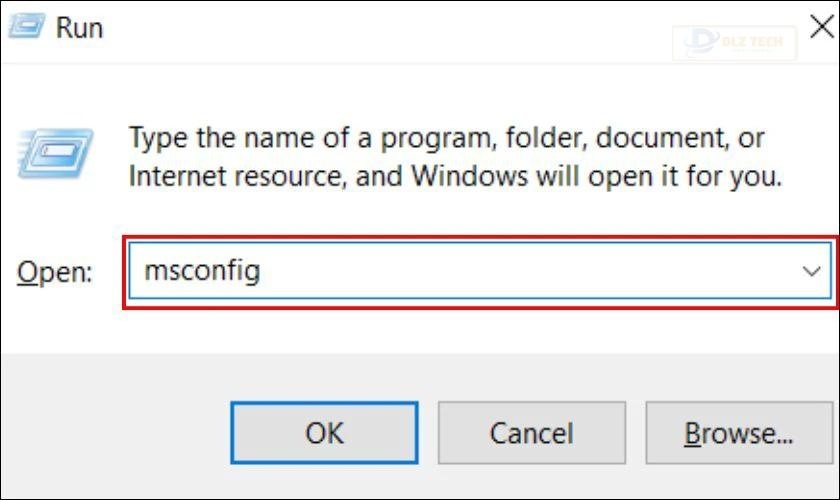 Nhấn tổ hợp phím Windows + R, nhập dòng chữ msconfig và nhấn Enter
