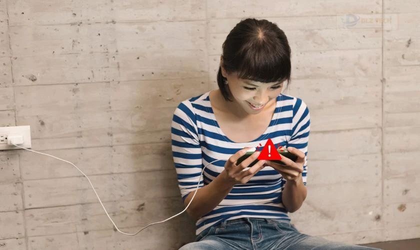 Không vừa sạc vừa sử dụng iPhone