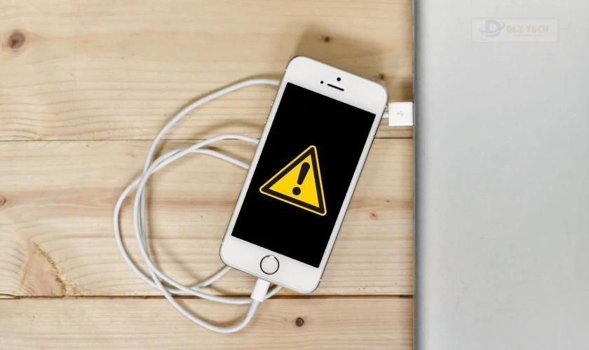 Không sạc pin iPhone qua cổng USB của máy vi tính