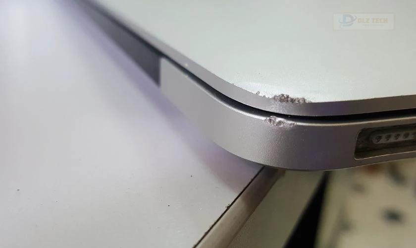 MacBook bị móp có ảnh hưởng gì không?