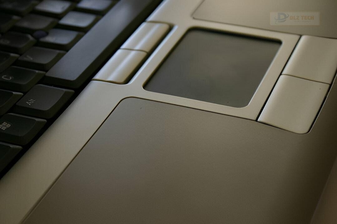 Cửa hàng uy tín thay vỏ Macbook bị móp uy tín