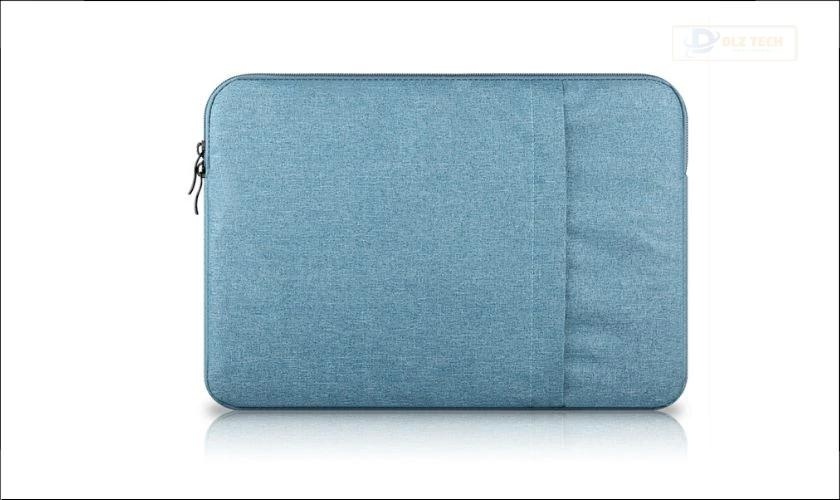 Sử dụng túi đựng để Macbook không bị móp