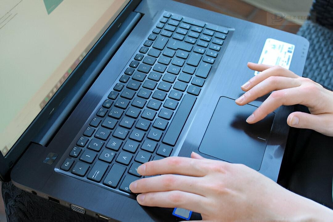 Sửa lỗi Macbook cắm sạc tại Dlz Tech