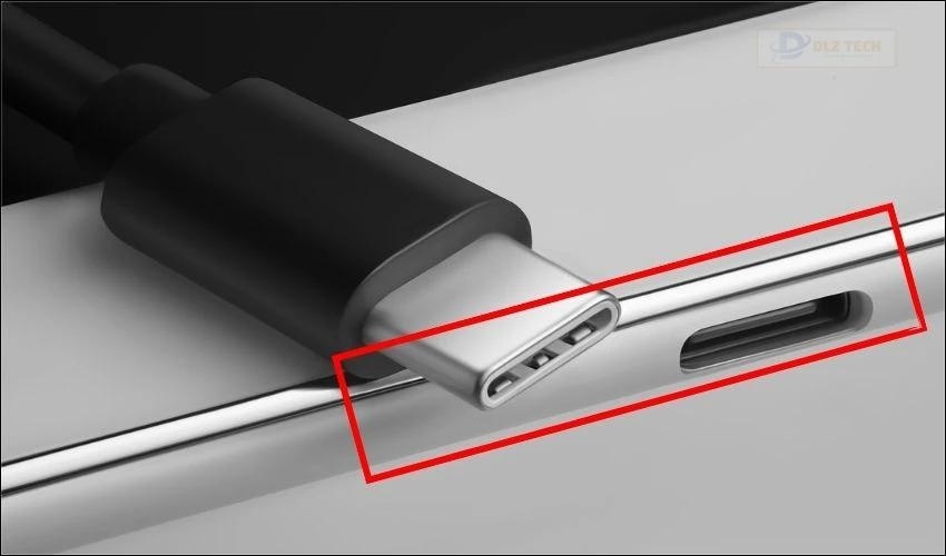 Cổng USB-C tương thích với nhiều thiết bị, hỗ trợ đa năng