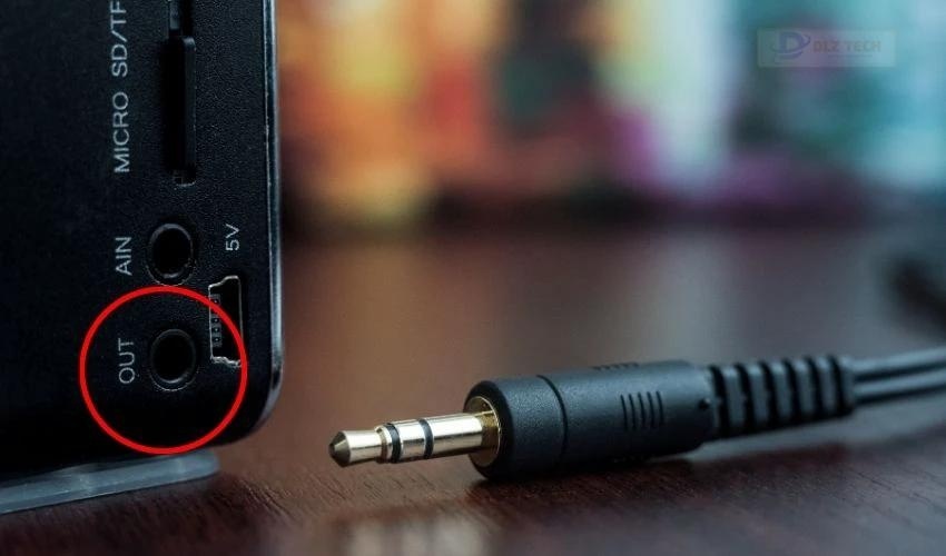 Audio Jack truyền tải âm thanh từ máy tính