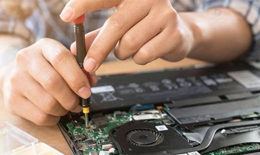 Có thể tự khắc phục màn hình đốm tại nhà được không?