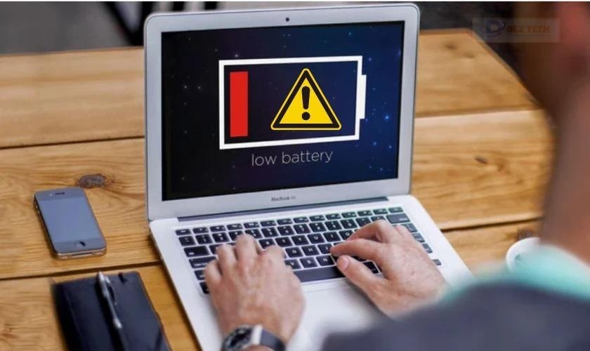 Màn hình laptop có thể bị nhảy lung tung do nhiều nguyên nhân khác nhau