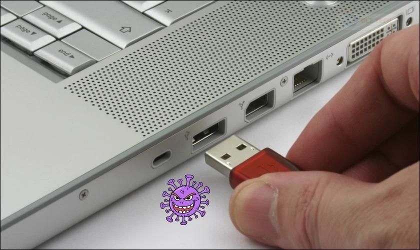 Gỡ bỏ các thiết bị USB trước khi khởi động máy tính