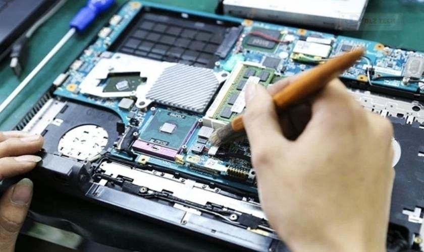 Lưu ý để hạn chế loa laptop có tiếng nổ lép bép