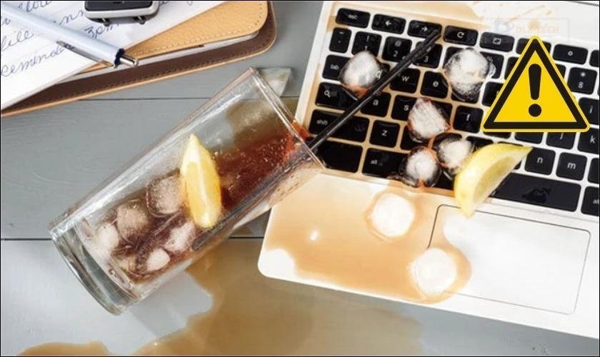 Nước là nguyên nhân làm hư hỏng bàn phím cần lưu ý