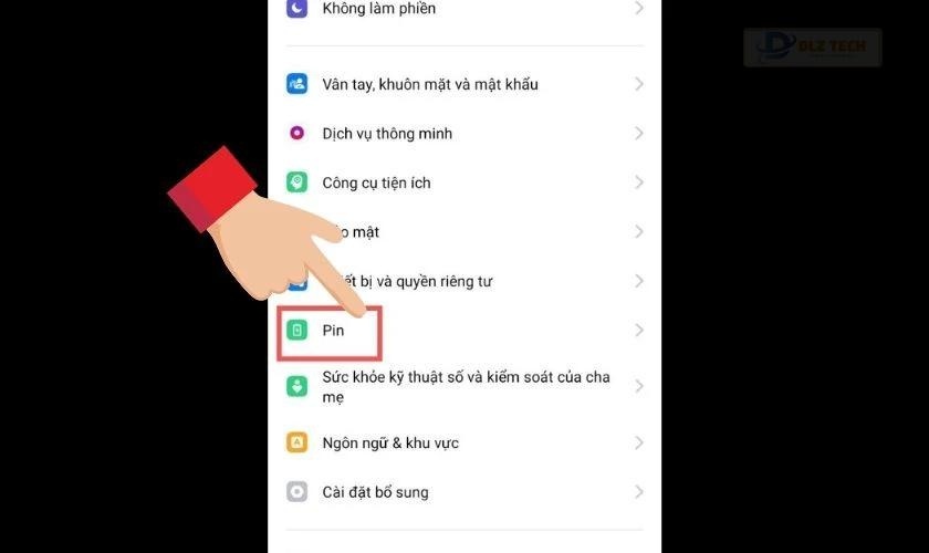 Chọn mục Pin trong Cài đặt