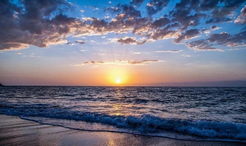 Mặt biển tĩnh lặng - Wallpaper Win 10