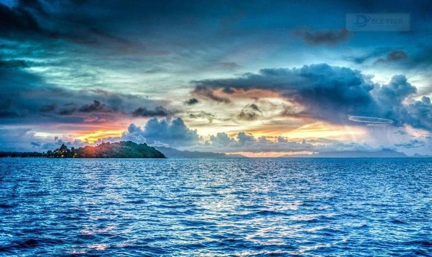 Biển màu xanh lục tuyệt đẹp