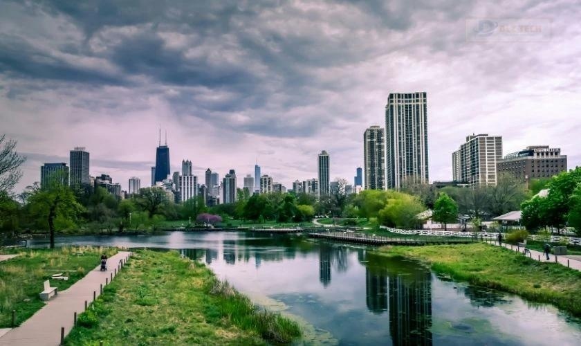 Bầu trời đô thị rực rỡ khi chiều buông