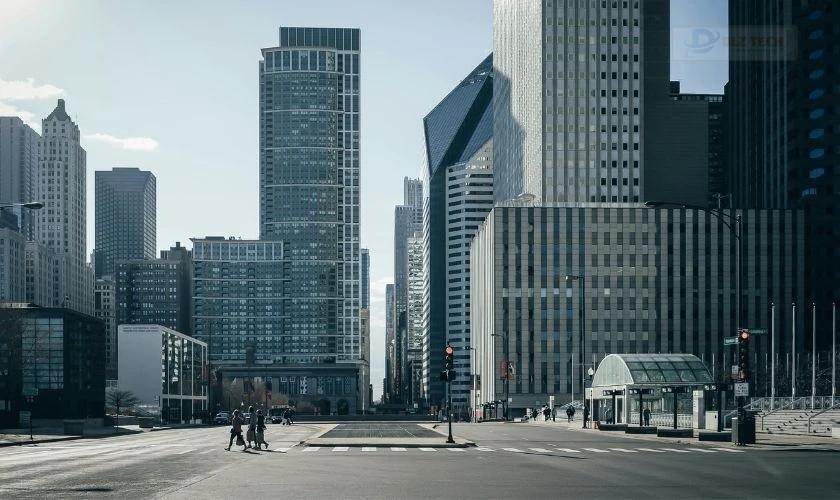 Bầu trời trong xanh, ánh nắng rực rỡ