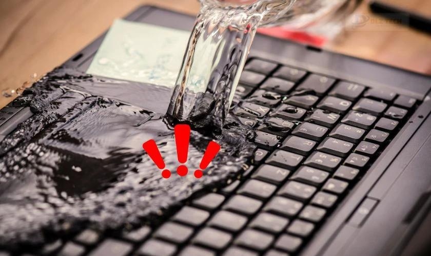 Không sử dụng thiết bị trong môi trường ẩm ướt