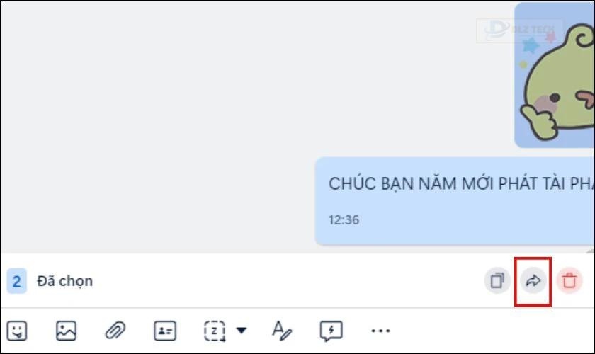 Click chọn vào những tin nhắn bạn muốn gửi đi và nhấn vào biểu tượng Chia sẻ