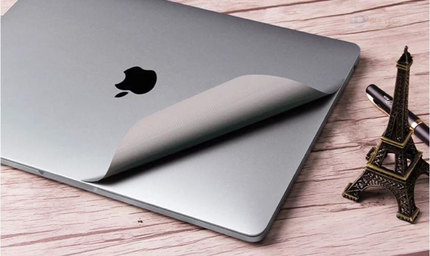 Dán skin laptop có gây hại máy không?