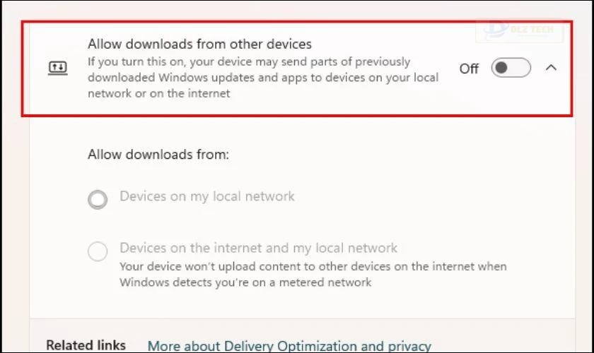 Gạt trái Allow downloads from other PCs sang Off