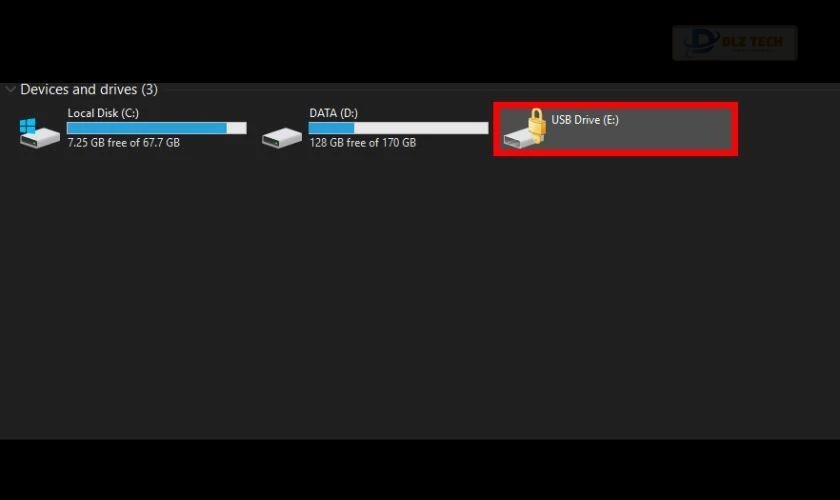 Sử dụng USB mở khóa là cách vào máy tính khi quên mật khẩu thường dùng