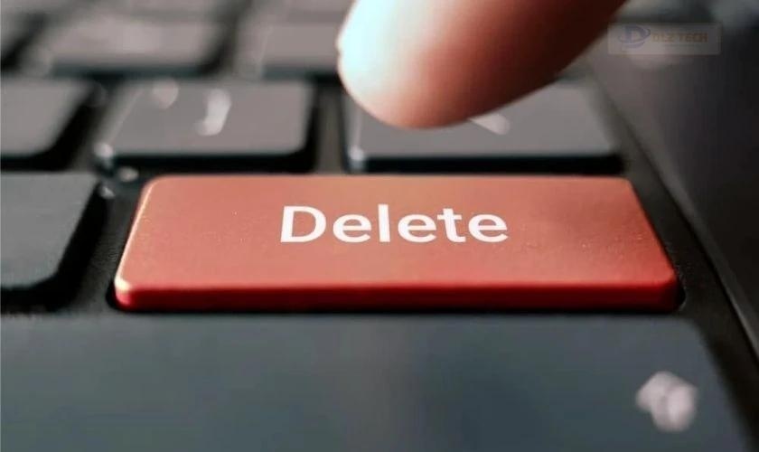 Nhấn nút Delete trên bàn phím để xóa dòng trống