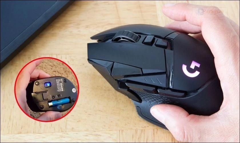 Tắt chuột khi không sử dụng để tiết kiệm pin