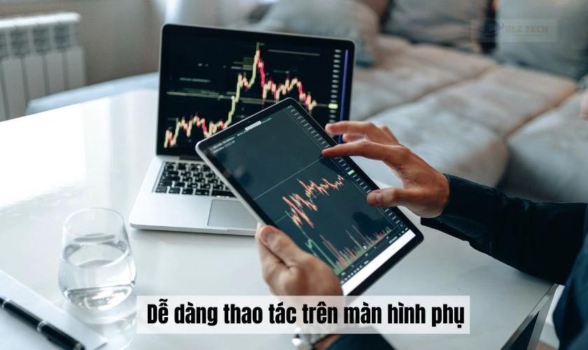 Dễ thao tác hơn các tác vụ chạm tại màn hình phụ