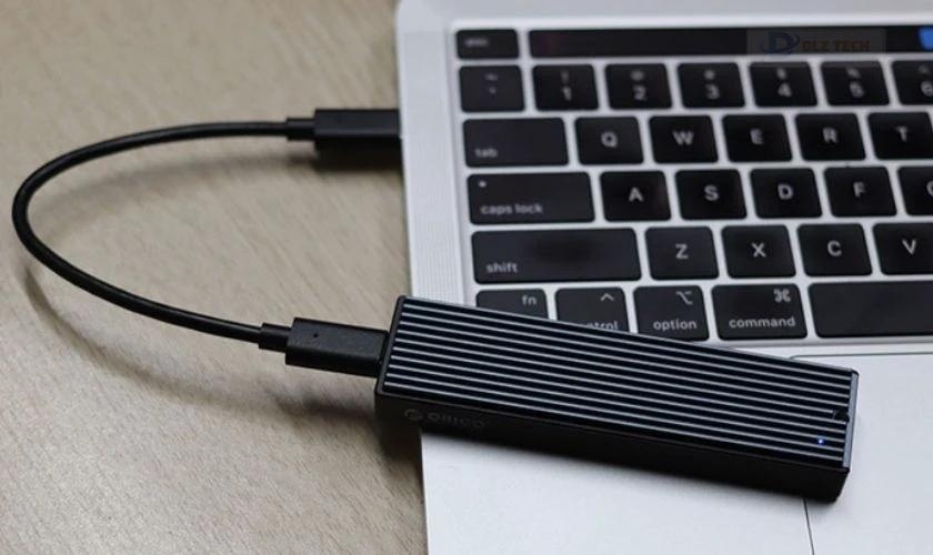 Kết nối cáp USB từ box với máy tính