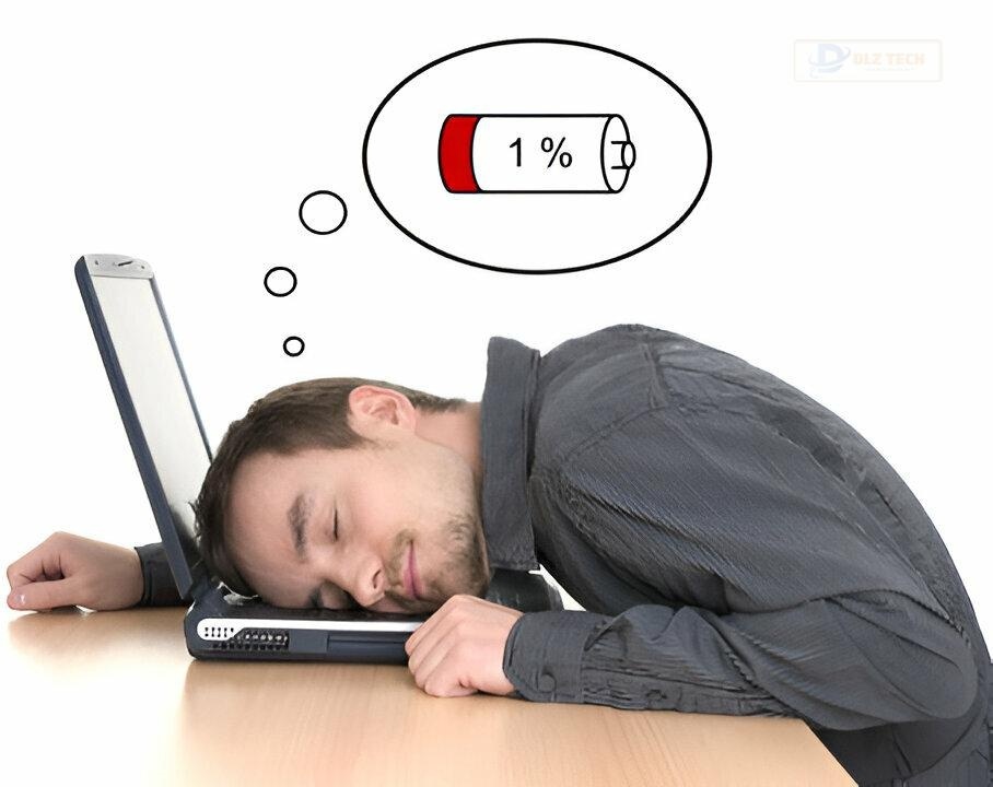 Hình 3: Nhân viên kỹ thuật Dlz Tech hỗ trợ kiểm tra và tư vấn cho khách hàng.