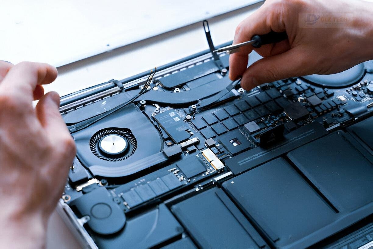 Thay màn hình Macbook quận Long Biên