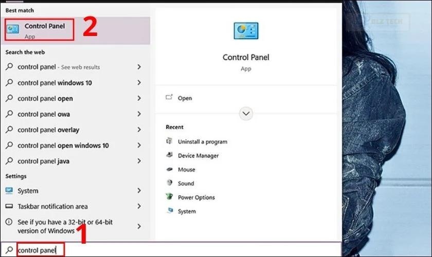 Đầu tiên bạn vào Start chọn Control Panel