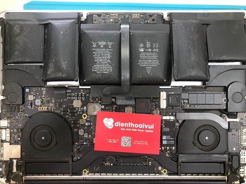 Thay pin Macbook mới