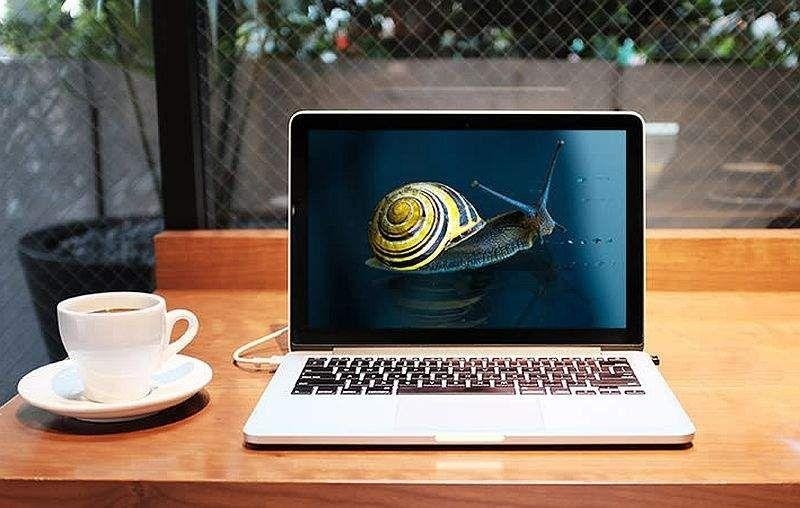 Sửa lỗi màn hình laptop bị hở sáng ở Dlz Tech