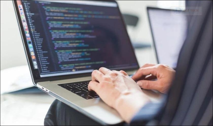 Kinh nghiệm chọn Macbook phù hợp cho ngành học lập trình