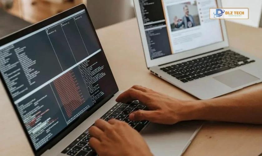 Chọn laptop phù hợp cho ngành học IT cần chú ý tiêu chí nào