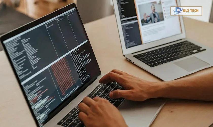 Tại sao sinh viên công nghệ thông tin cần laptop