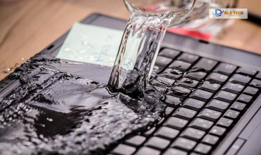 Bàn phím bị đổ nước, chất lỏng lên