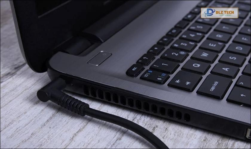 Những lưu ý về cách sạc pin máy tính đúng cách