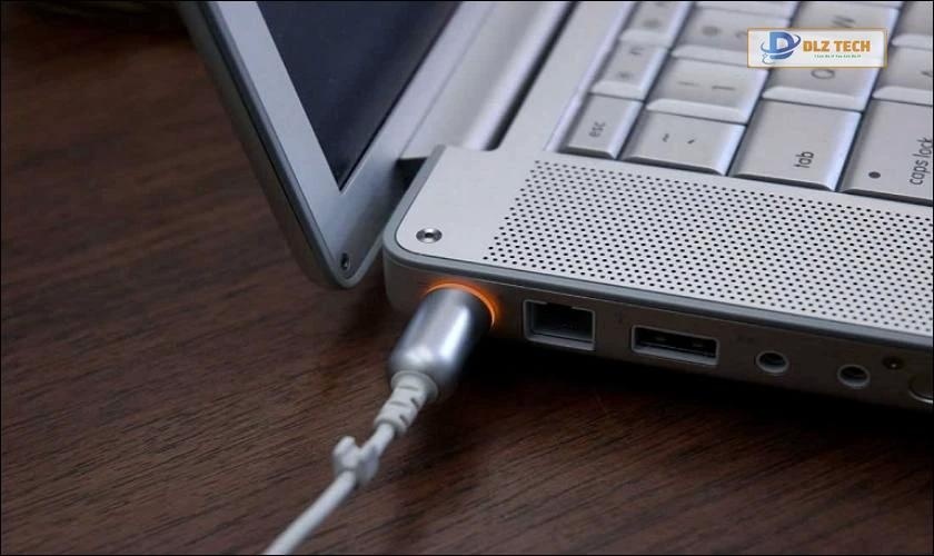 Cách sửa lỗi laptop sạc không lên phần trăm pin trên Windows 7, 10, 11