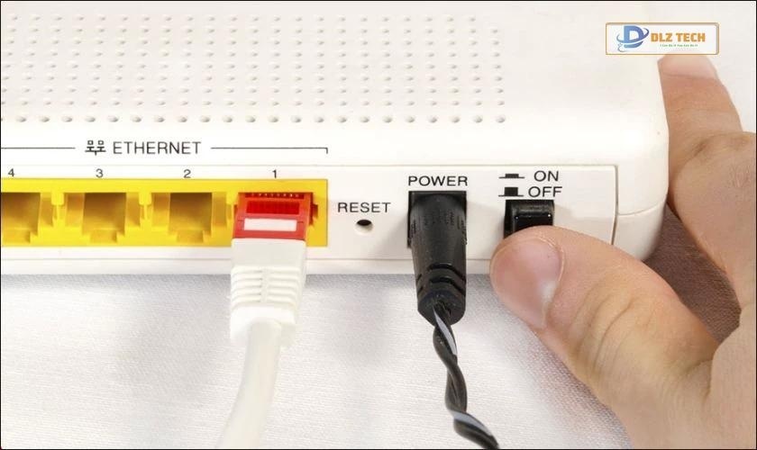 Khởi động lại Router để khắc phục laptop mất WiFi