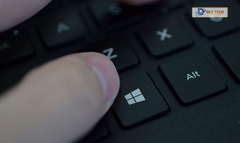 Cách bật chuột cảm ứng trên laptop bằng bàn phím