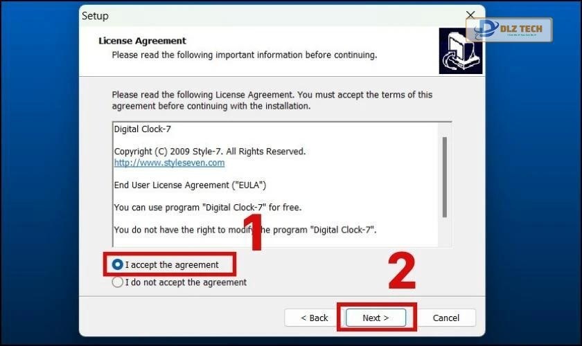 Chọn I accept the agreement và bấm Next