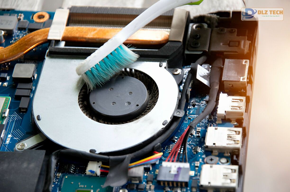 Tiết kiệm thời gian và công sức khi sử dụng dịch vụ vệ sinh laptop tại nhà