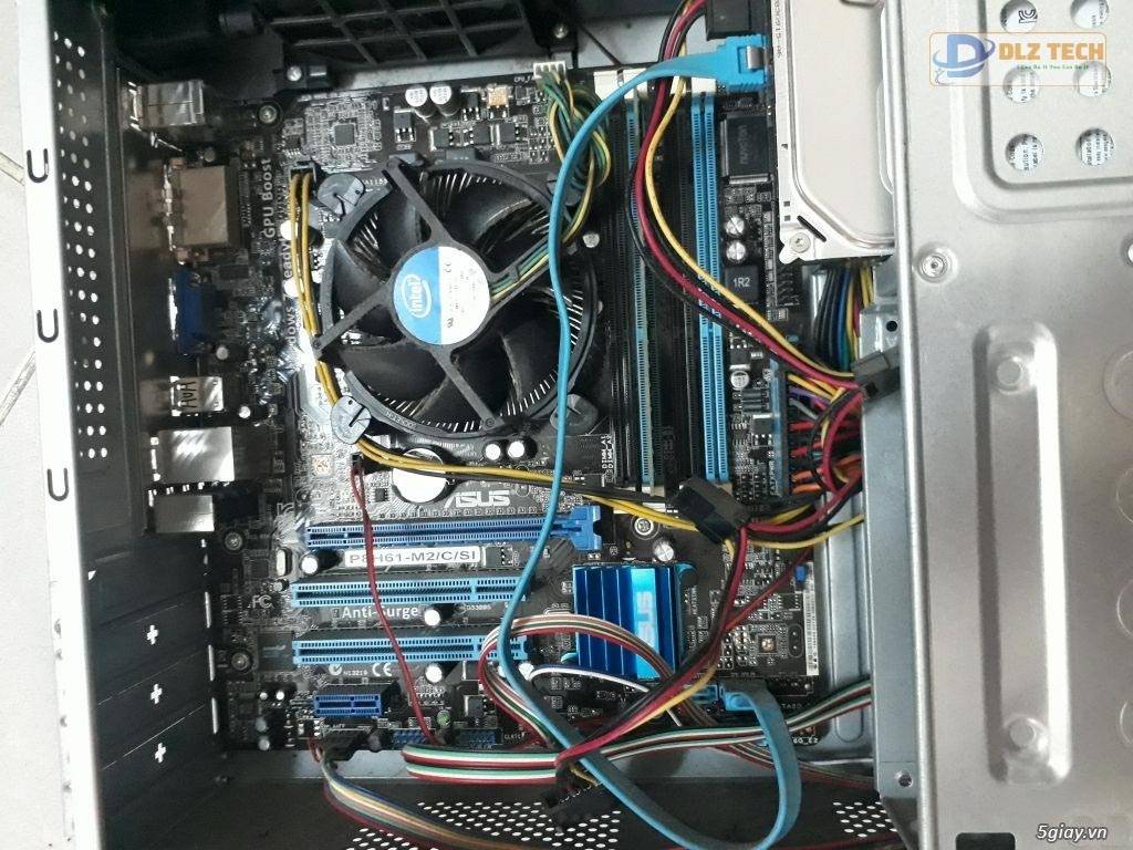 Vệ sinh laptop để loại bỏ kiến