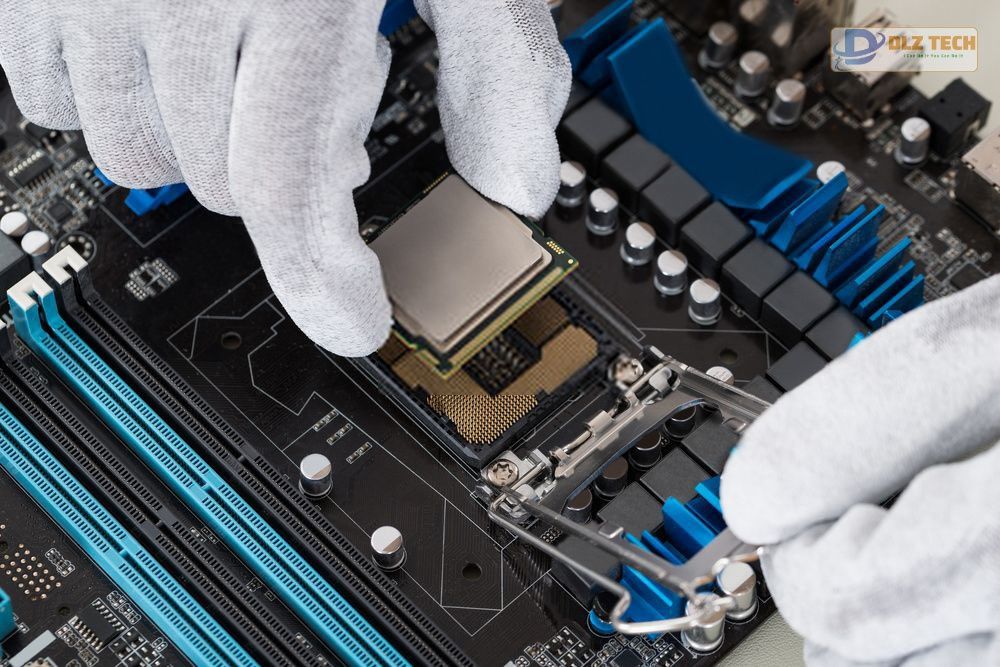 Sửa chữa laptop tại nhà Uyên Hưng chuyên nghiệp